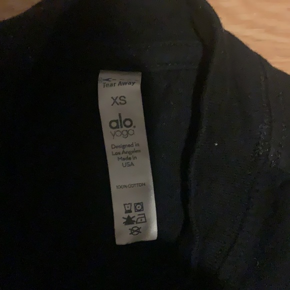 Alo Large long sleeve crewneck black logo tee shirt top - Picture 3 of 3